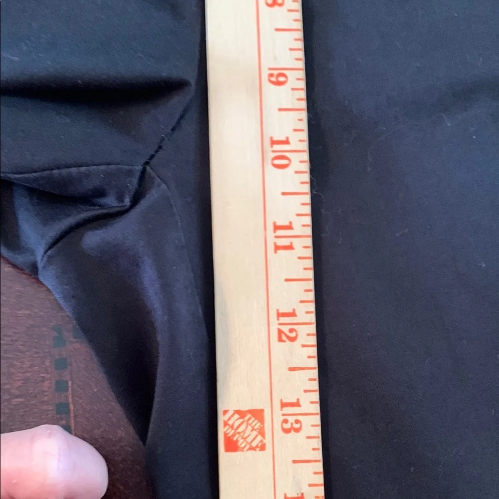 Talbots Black Capris with Smooth Woven Fabric - Picture 10 of 11